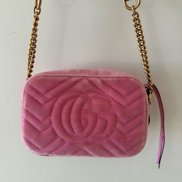 Gucci Pink Velvet Crossbody Bag - Picture 3 of 8